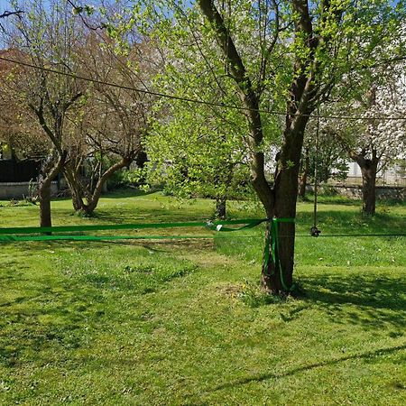 Old Summer House With Renovated Bathroom Praga Exterior foto